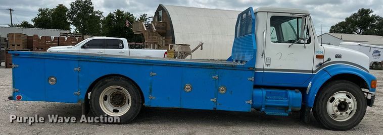 image for item DP8848 1998 International 4700 flatbed truck