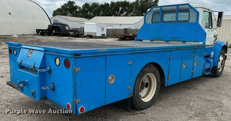 image for item DP8848 1998 International 4700 flatbed truck
