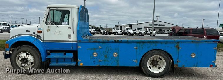 image for item DP8848 1998 International 4700 flatbed truck