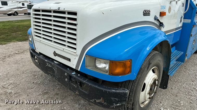 image for item DP8848 1998 International 4700 flatbed truck