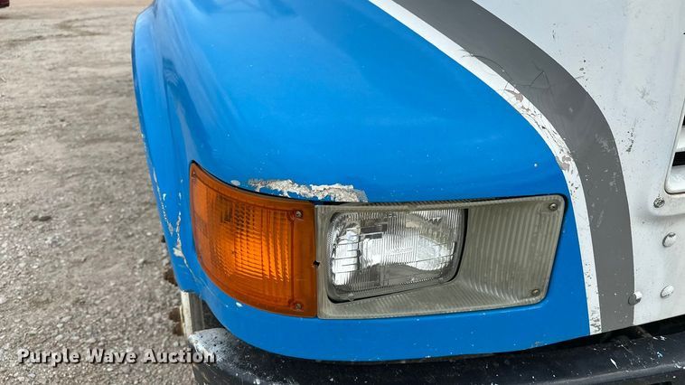 image for item DP8848 1998 International 4700 flatbed truck