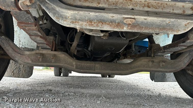 image for item DP8848 1998 International 4700 flatbed truck