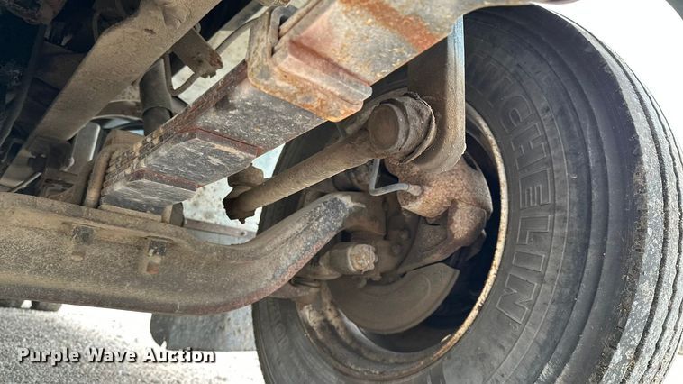 image for item DP8848 1998 International 4700 flatbed truck