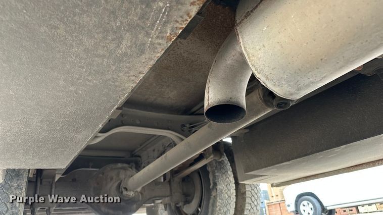 image for item DP8848 1998 International 4700 flatbed truck