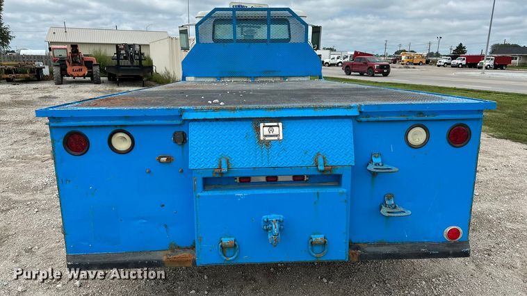 image for item DP8848 1998 International 4700 flatbed truck