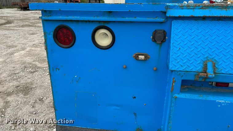 image for item DP8848 1998 International 4700 flatbed truck