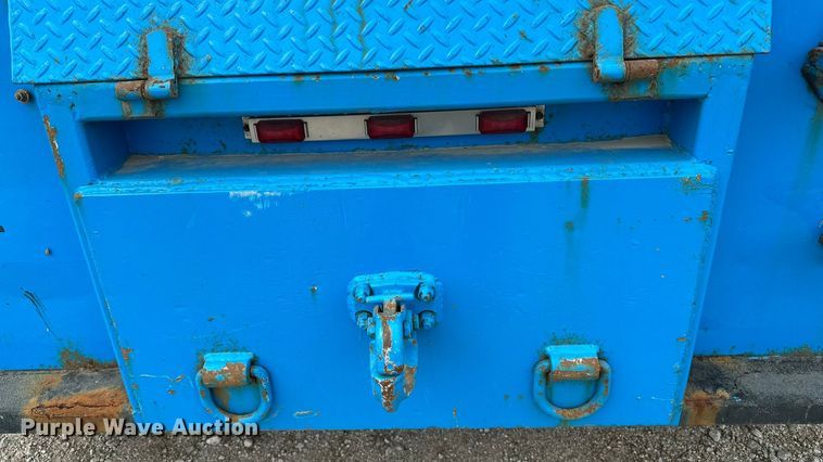 image for item DP8848 1998 International 4700 flatbed truck