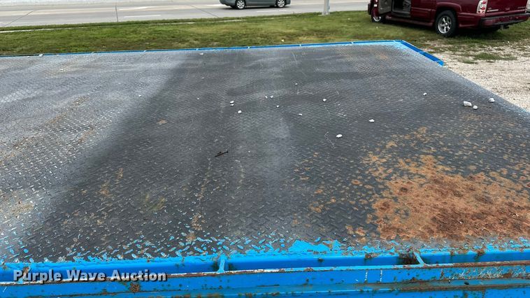 image for item DP8848 1998 International 4700 flatbed truck