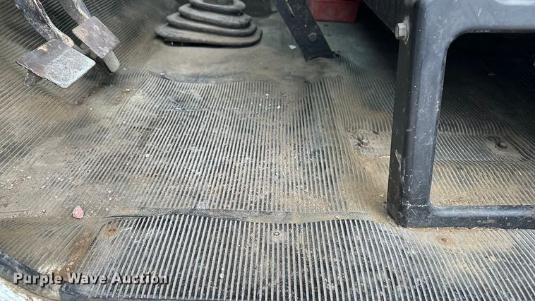 image for item DP8848 1998 International 4700 flatbed truck