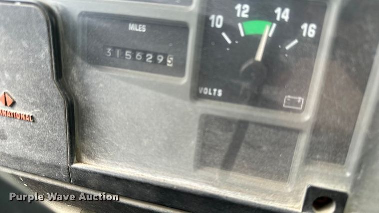 image for item DP8848 1998 International 4700 flatbed truck