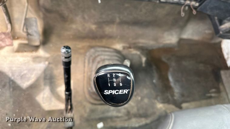 image for item DP8848 1998 International 4700 flatbed truck