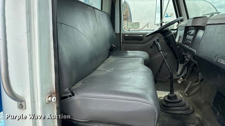 image for item DP8848 1998 International 4700 flatbed truck