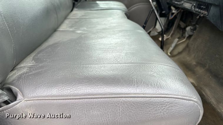 image for item DP8848 1998 International 4700 flatbed truck