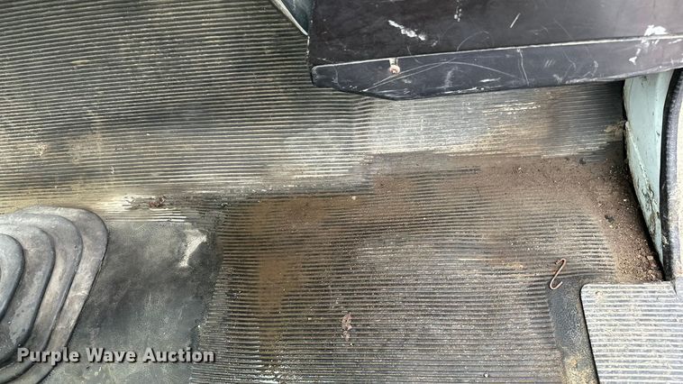 image for item DP8848 1998 International 4700 flatbed truck