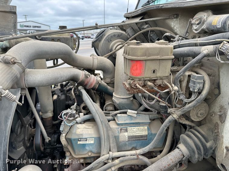 image for item DP8848 1998 International 4700 flatbed truck