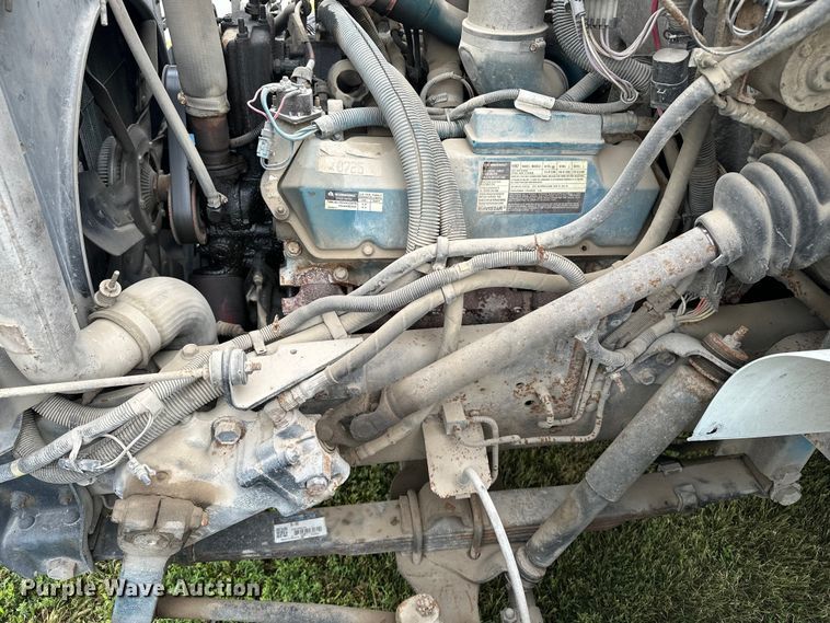 image for item DP8848 1998 International 4700 flatbed truck