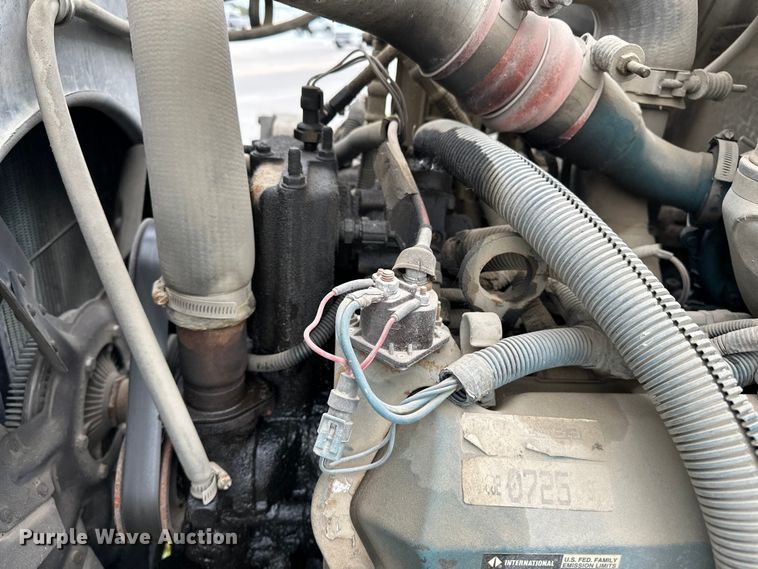 image for item DP8848 1998 International 4700 flatbed truck