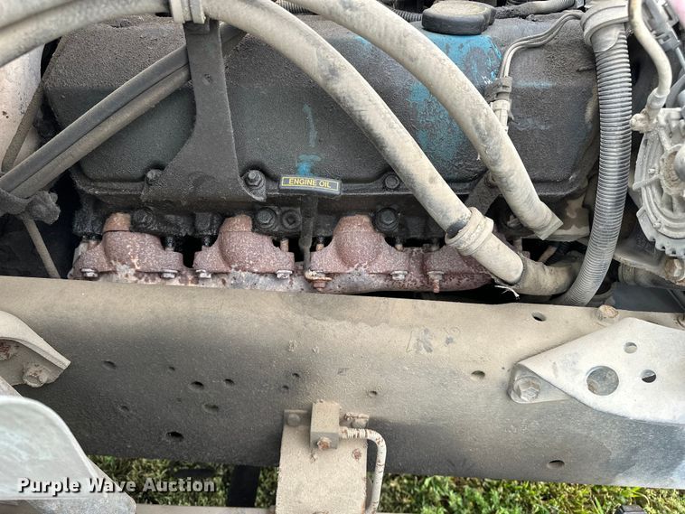 image for item DP8848 1998 International 4700 flatbed truck