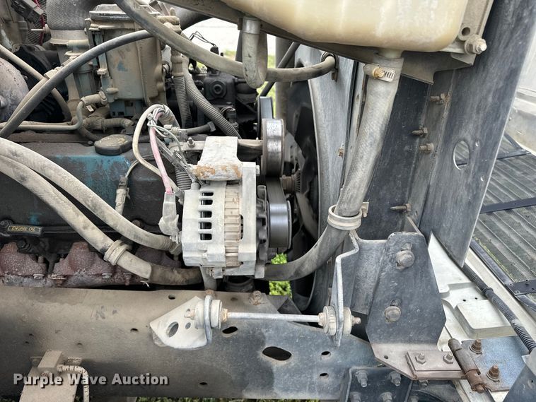 image for item DP8848 1998 International 4700 flatbed truck