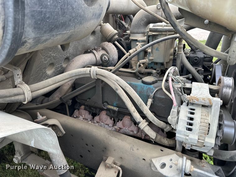 image for item DP8848 1998 International 4700 flatbed truck