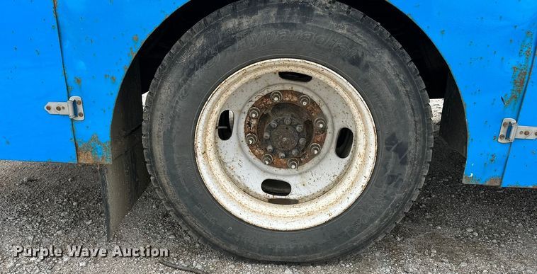 image for item DP8848 1998 International 4700 flatbed truck