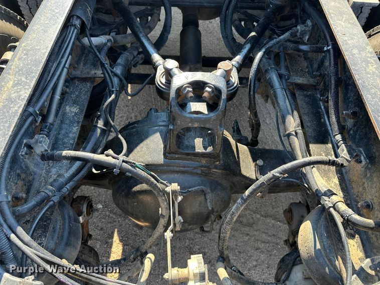 image for item DP8849 2010 Kenworth T800 semi truck