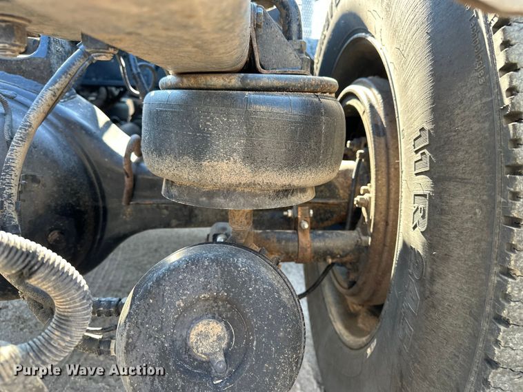 image for item DP8849 2010 Kenworth T800 semi truck