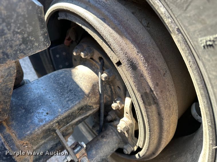 image for item DP8849 2010 Kenworth T800 semi truck