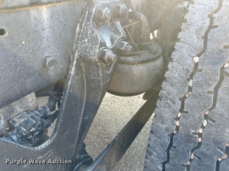 image for item DP8849 2010 Kenworth T800 semi truck