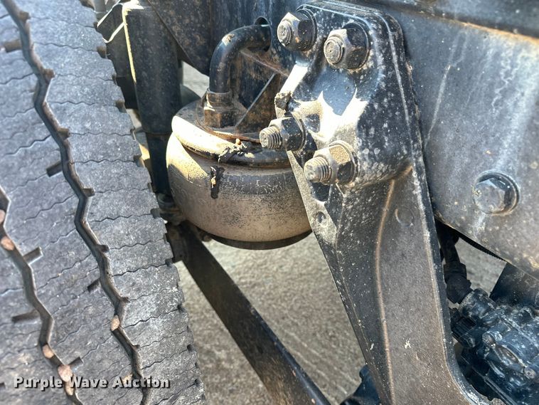 image for item DP8849 2010 Kenworth T800 semi truck