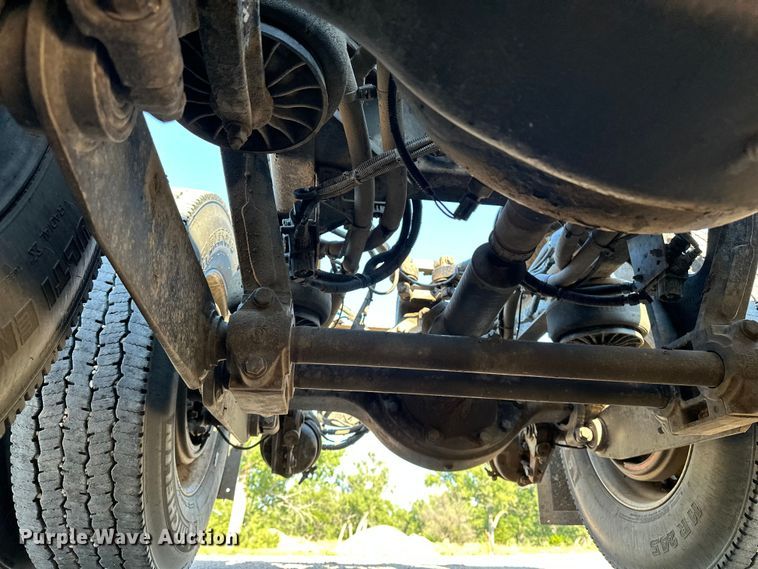 image for item DP8849 2010 Kenworth T800 semi truck