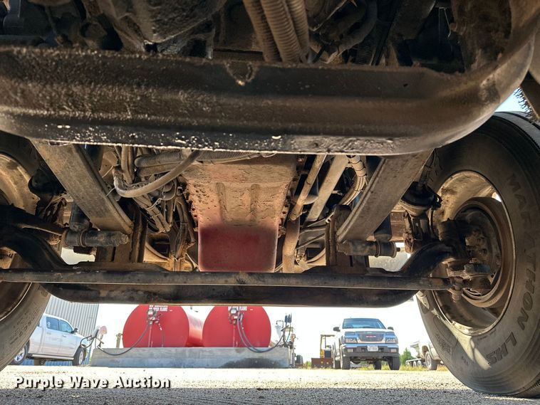 image for item DP8849 2010 Kenworth T800 semi truck