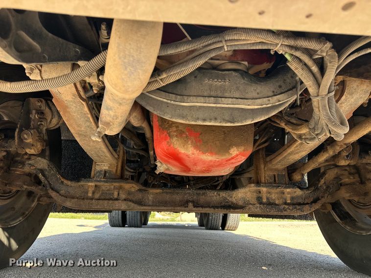 image for item DP8849 2010 Kenworth T800 semi truck