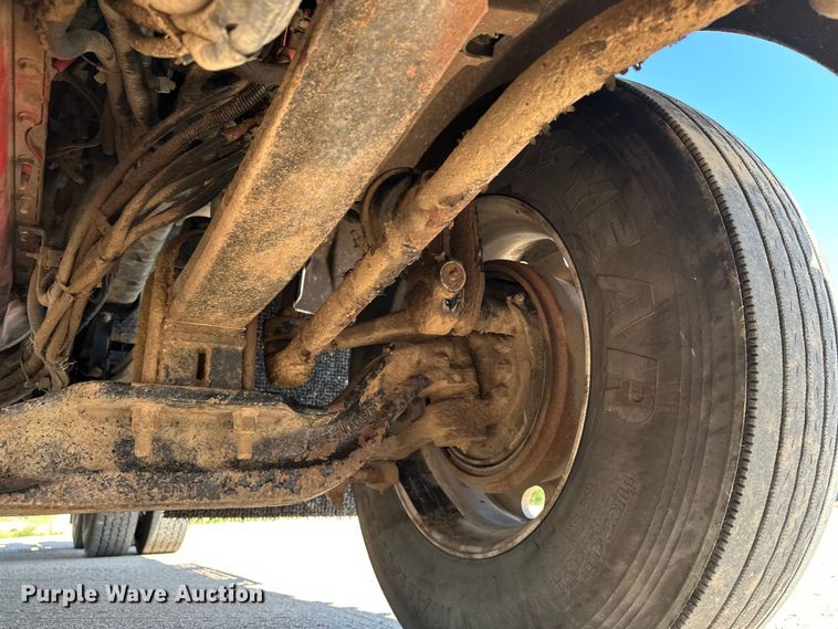 image for item DP8849 2010 Kenworth T800 semi truck