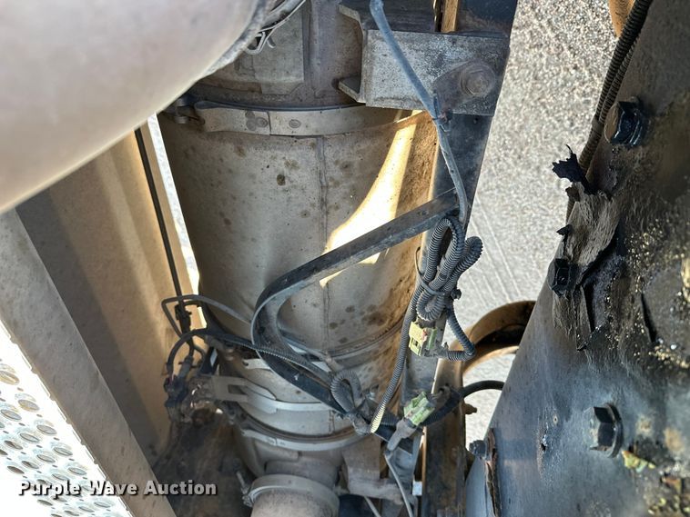 image for item DP8849 2010 Kenworth T800 semi truck