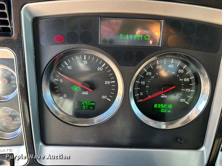 image for item DP8849 2010 Kenworth T800 semi truck