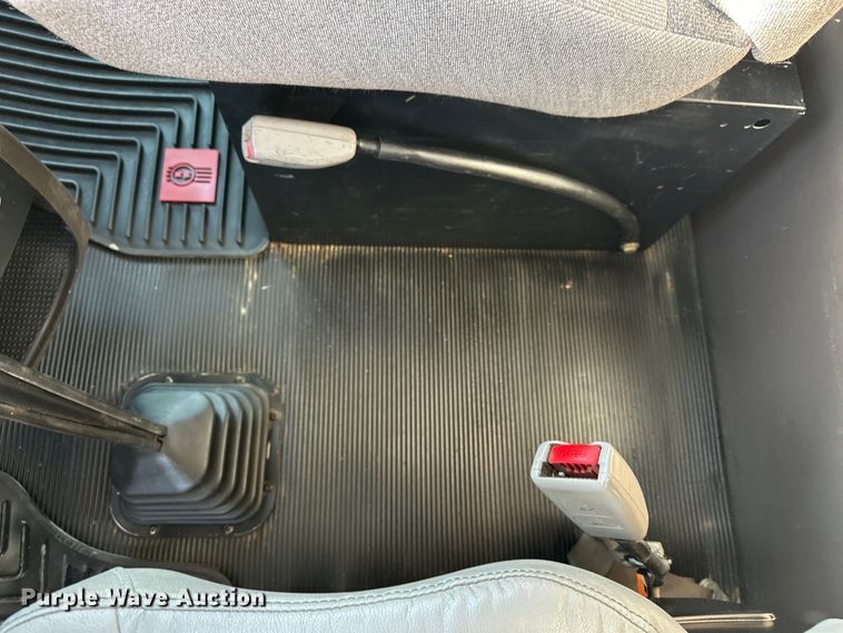 image for item DP8849 2010 Kenworth T800 semi truck