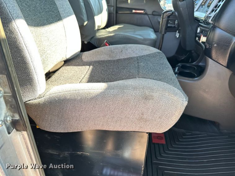 image for item DP8849 2010 Kenworth T800 semi truck