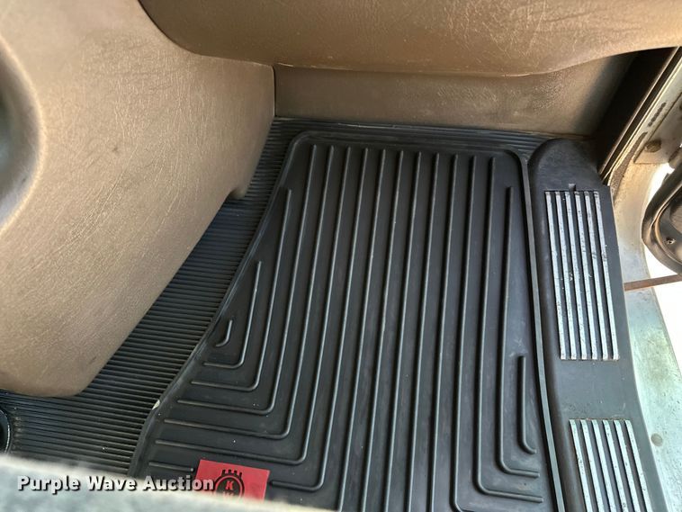 image for item DP8849 2010 Kenworth T800 semi truck