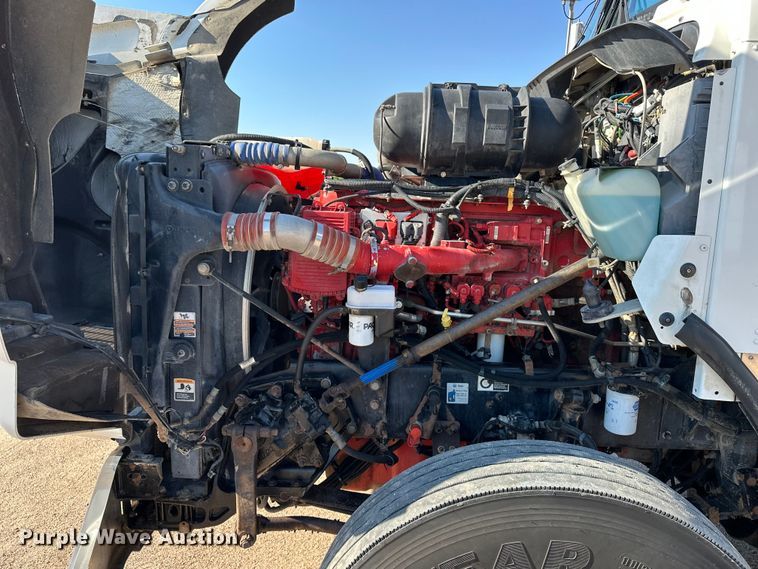 image for item DP8849 2010 Kenworth T800 semi truck