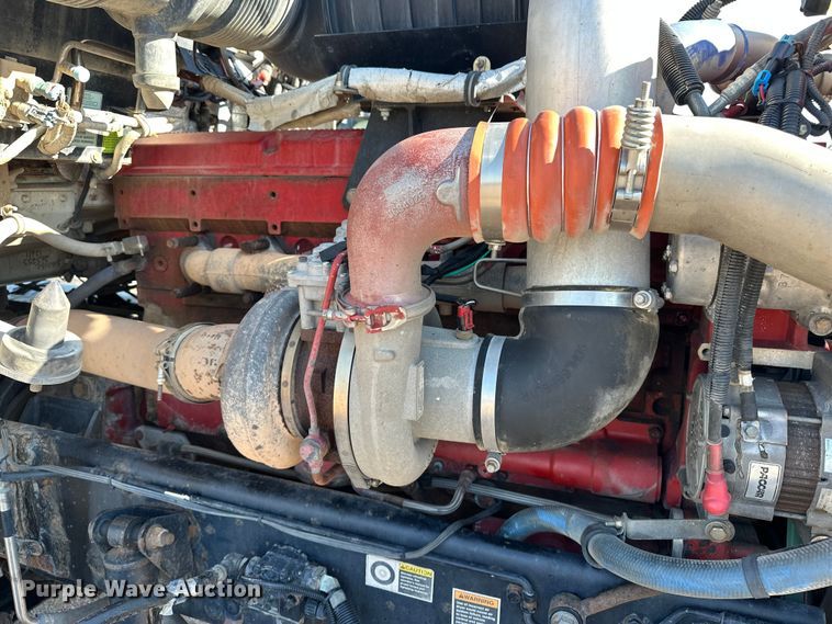 image for item DP8849 2010 Kenworth T800 semi truck