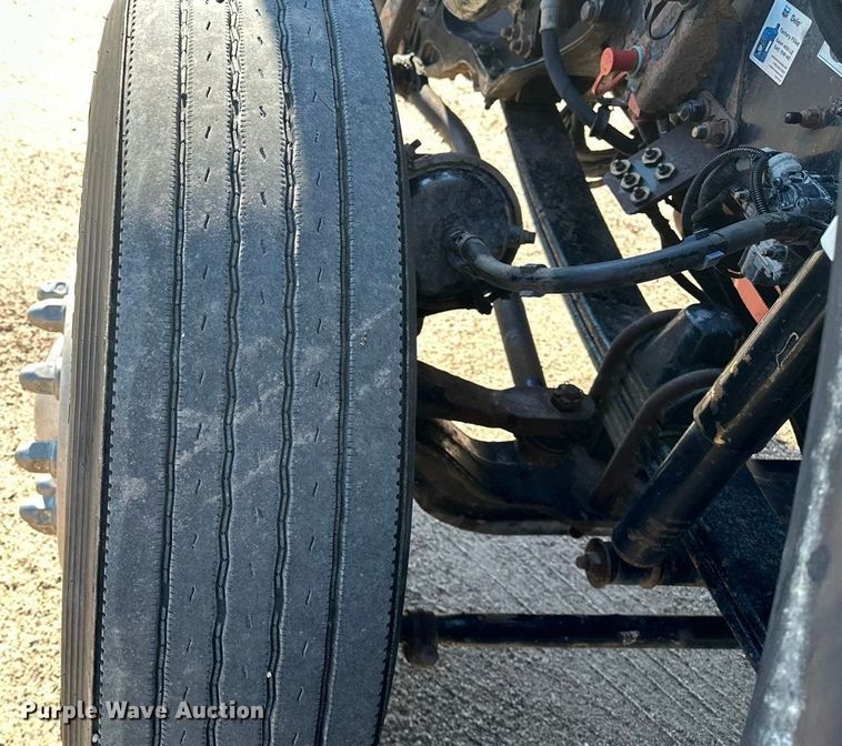 image for item DP8849 2010 Kenworth T800 semi truck