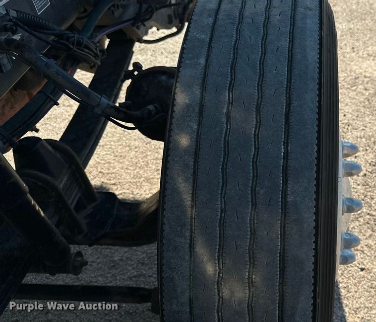 image for item DP8849 2010 Kenworth T800 semi truck