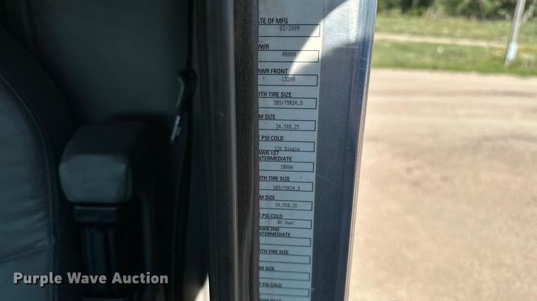 image for item DP8849 2010 Kenworth T800 semi truck