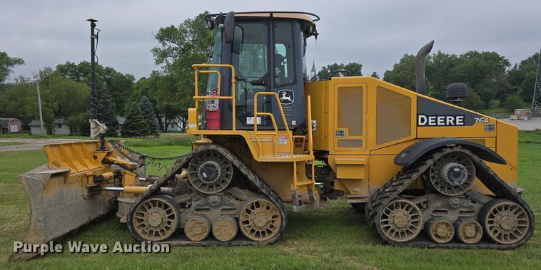 image for item DR3913 2014 John Deere 764 HSD dozer