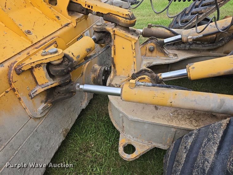 image for item DR3913 2014 John Deere 764 HSD dozer