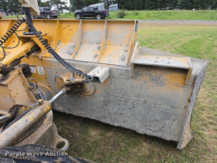 image for item DR3913 2014 John Deere 764 HSD dozer