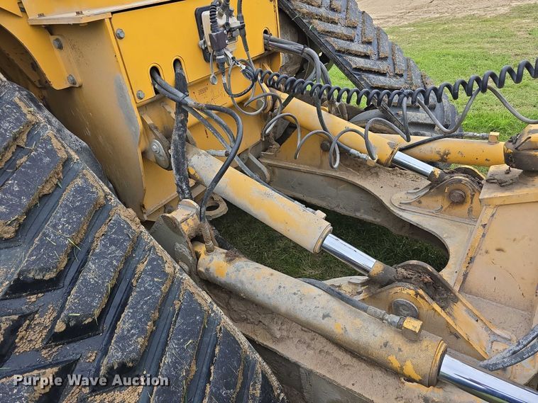 image for item DR3913 2014 John Deere 764 HSD dozer