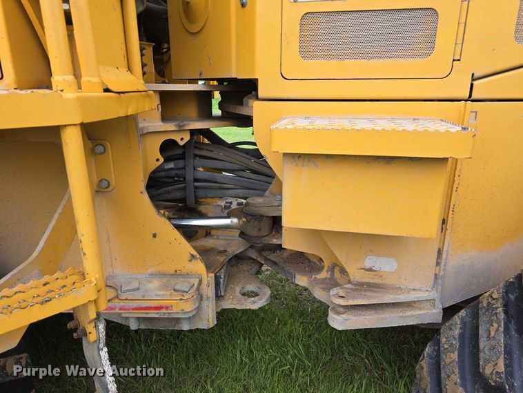 image for item DR3913 2014 John Deere 764 HSD dozer