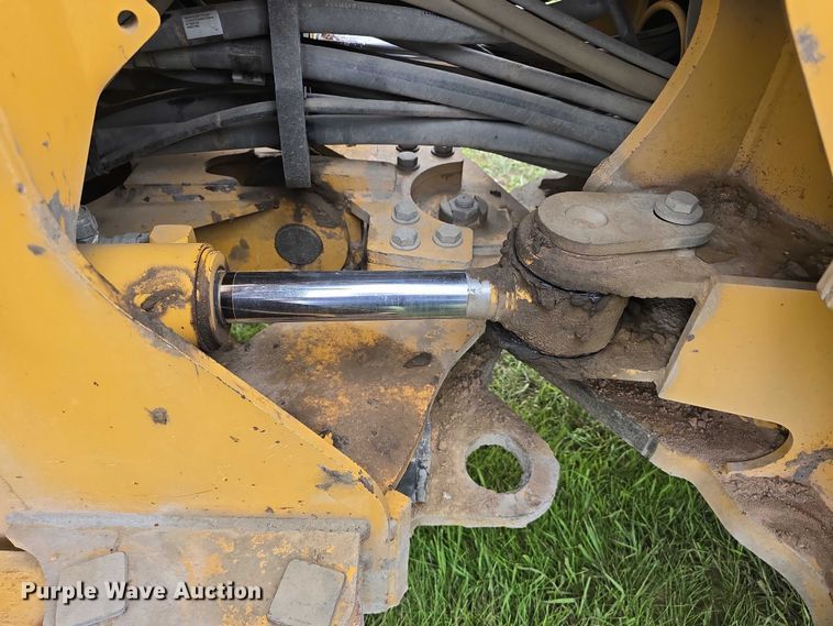 image for item DR3913 2014 John Deere 764 HSD dozer